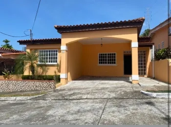 Se vende Residencia de 265.84m2 en Residencial Bariloche, Fuertes de Fresno, Panamá